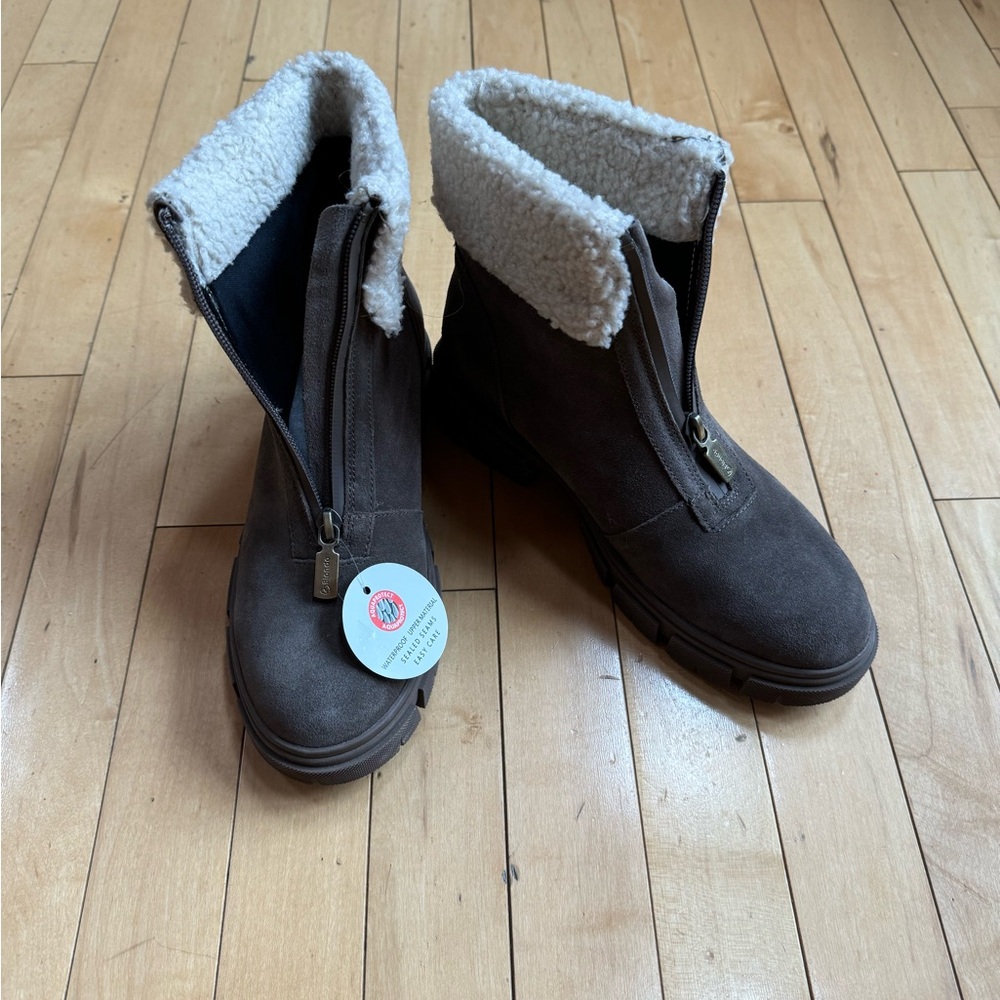 Blondo Boots Womens 8 M Plaka Ankle Winter Sherpa Lined Beige Waterproof Suede